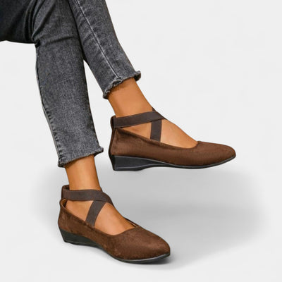 Eniola - Comfortable Sneakers With Strap
